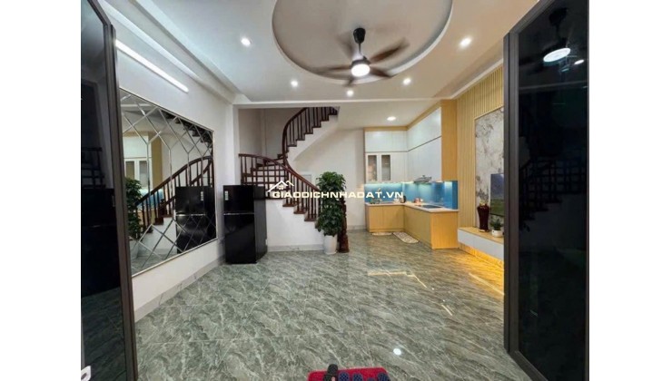Bán Nhà Mới Đẹp Hoàng Mai - 30m² - Ngõ Thông - Ô Tô Đỗ Sát Nhà - Giá Chỉ 6x Tỷ