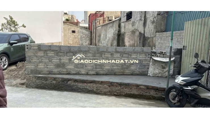 Đất diện tích rộngt gần 100m ô tô vào, ngõ nông, ngay trục chính Vạn 3, Thanh Trì giá 6.35 tỷ