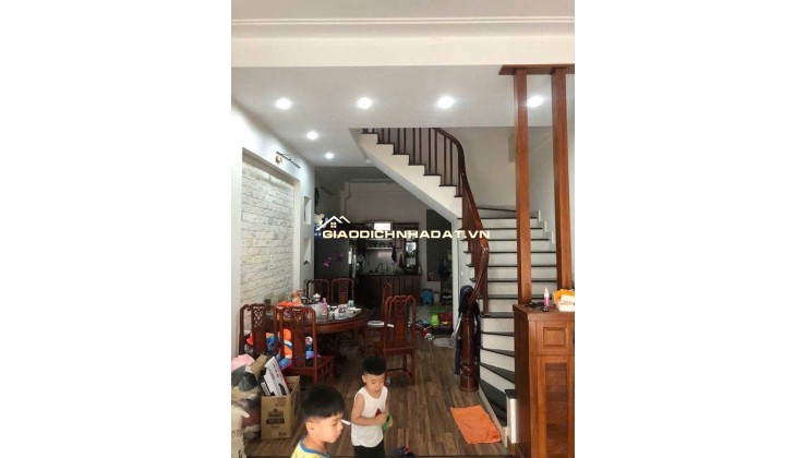 CHỦ CẦN BÁN CĂN NHÀ 5 TÂNG QUỐC LỘ 21 BA LA HÀ ĐÔNG HÀ NỘI