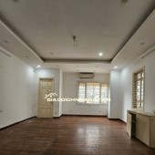 BÁN NHÀ PHỐ NGUYỄN CHÁNH, CẦU GIẤY, LÔ GÓC, ĐƯỜNG RỘNG, Ô TÔ TẢI QUAY ĐẦU TRƯỚC NHÀ, MẶT TIỀN RỘNG HƠN 5M, CÁCH PHỐ 30M.