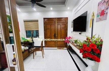 CẦN BÁN GẤP nhà ngõ thông, phố Trịnh Văn Bô, ô tô gần, kinh doanh, 46m x 5T, chỉ 5.1 tỷ, full NT, ở sướng