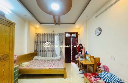 Bán nhà Hoàng Mai 30m² – Ngõ nông – Ô tô đỗ cửa – 5 tầng đẹp – Giá hơn 6 tỷ