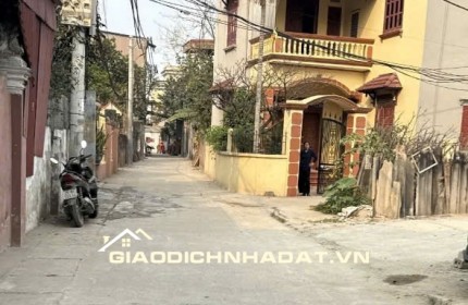 Đất diện tích rộngt gần 100m ô tô vào, ngõ nông, ngay trục chính Vạn 3, Thanh Trì giá 6.35 tỷ
