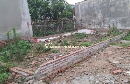 Bán mảnh đất sát ô tô, ngay chợ Thôn 3 Vạn Phúc, DT40M*MT4M giá 3.1 tỷ