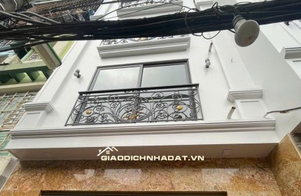 BÁN NHÀ -  MỚI - GẦN PHẠM VĂN ĐỒNG -  6 TẦNG - THANG MÁY NHẬP -- ĐƯỜNG RỘNG THÊNH THANG - GẦN Ô TÔ