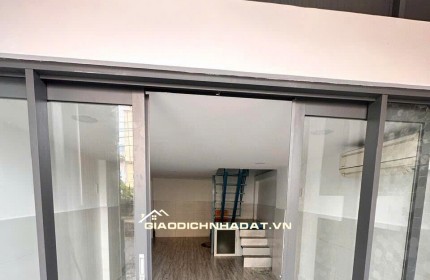 NHÀ MỚI ĐẸP TRUNG TÂM Q.3 - GẦN SIÊU THỊ COOPMART - CÁCH CHỢ HÒA HƯNG 300M - SÂN BAY TÂN SƠN NHẤT 3KM-GIÁ CHỈ 3.9 TỶ TL
