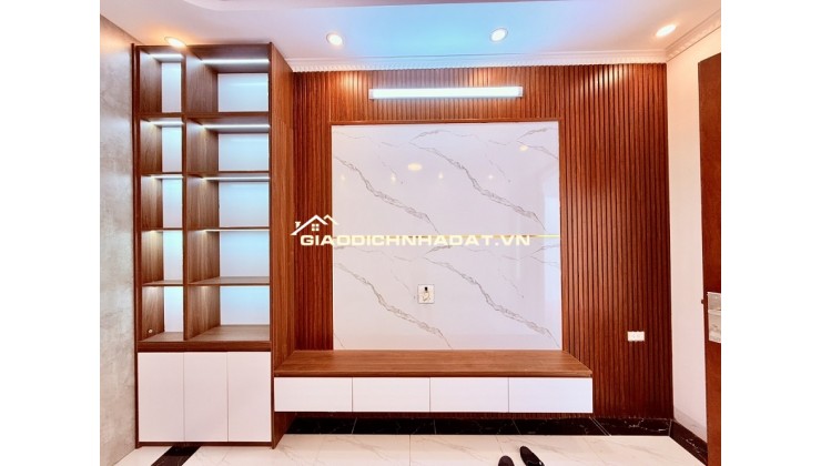 Bán nhà 5 tầng, 35m², 4PN, 3WC, Long Biên - 5.7 tỷ