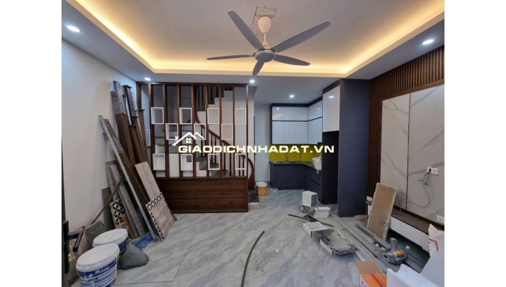 Bán nhà Tân Mai – Hoàng Mai, DT 30M x 5 tầng, Full nội thất, ngõ 3 gác, gần phố