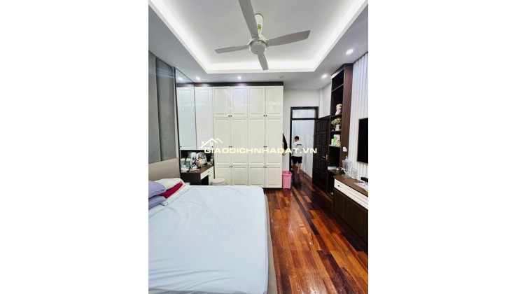 Bán nhà Giải Phóng - Thanh Xuân, DT 41m x 5 tầng. Phân lô ô tô vào nhà, kinh doanh