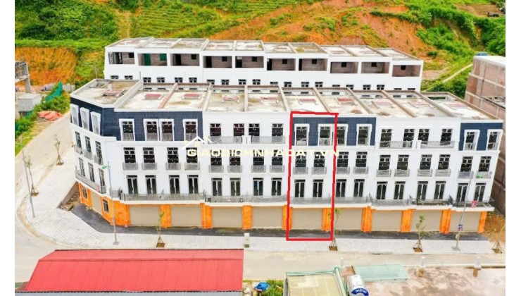 Bán căn liền kề xây sẵn 4 tầng đường T9 KĐT Tây Bắc - Sapa. Giá chỉ 5,8 tỷ cả nhà và đất