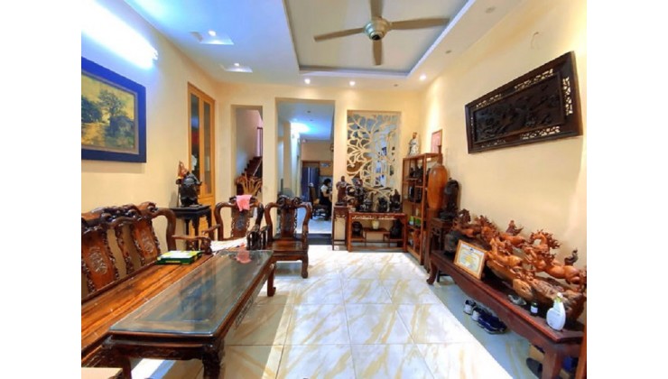 Mặt phố Giáp Bát 90m x 4 tầng. Ô tô dừng đỗ, kinh doanh sầm uất, tiện ích vô vàn, giá đầu tư