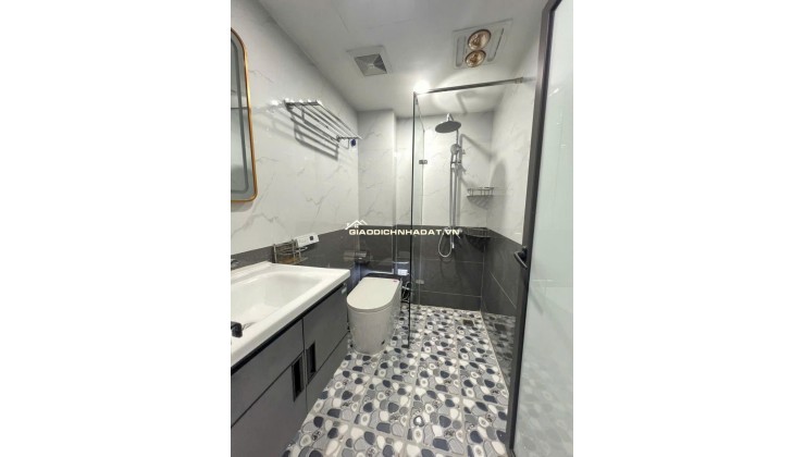 BÁN NHÀ KIM GIANG-Ô TÔ ĐỖ CỬA-NHÀ ĐẸP 33M-5 TẦNG GIÁ 5,45 TỶ