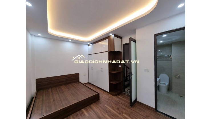 Bán nhà Tân Mai – Hoàng Mai, DT 30M x 5 tầng, Full nội thất, ngõ 3 gác, gần phố
