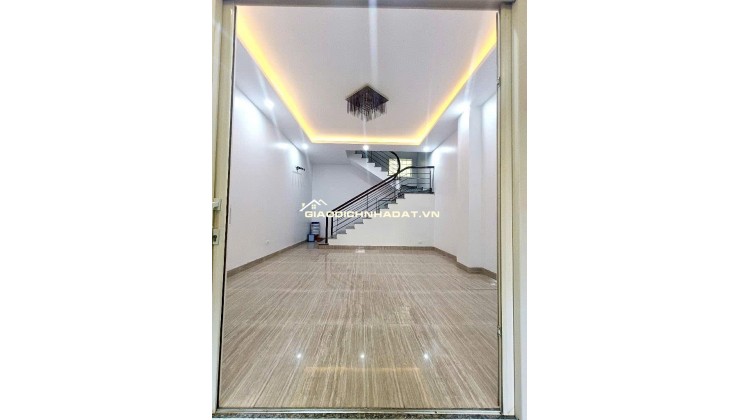 SIÊU PHẨM LẠC LONG QUÂN MỚI CỰC ĐẸP, 2 THOÁNG, DÂN XÂY Ô TÔ GẦN, BÃI XE NGAY NHÀ CHỈ 9.2 TỶ