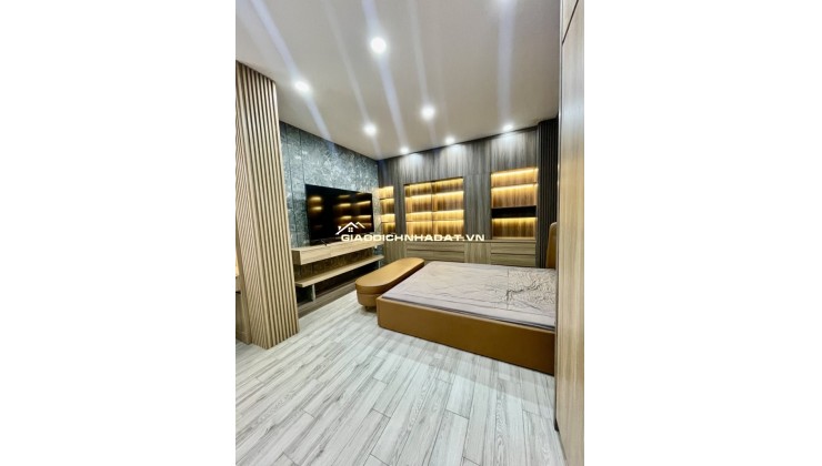BÁN NHÀ KHU VIP PHAN XÍCH LONG- LÔ GÓC- NHÀ MỚI ĐẸP- PHONG CÁCH HIỆN ĐẠI