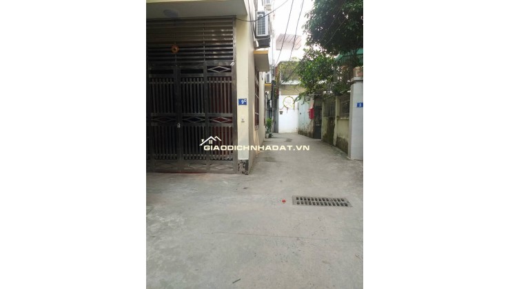 Bán nhà Thanh Lân- Lĩnh Nam - Hoàng Mai, DT 30m x 5 tầng, ô tô đỗ cổng, lô góc