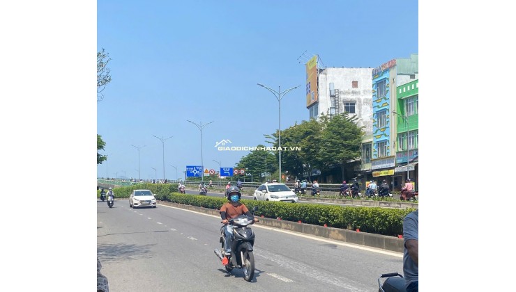 MẶT TIỀN TÔN ĐỨC THẮNG SÁT BẾN XE TRUNG TÂM. DT : 100m2