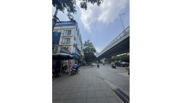 Bán nhà phố Minh Khai - Hai Bà Trưng. DT 107m x 3 tầng. Sát mặt phố Minh Khai, ô tô tránh