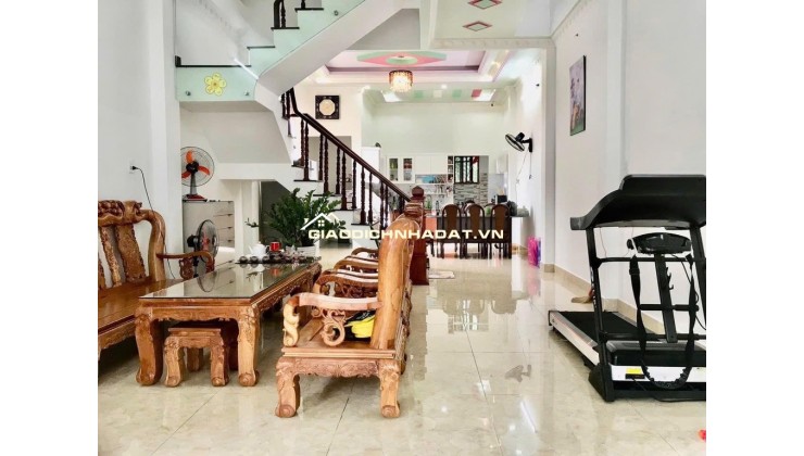 Nhà Nguyễn Văn Tạo, Nhà Bè, giáp CT Bến Lức - Long Thành, 100m2, 3 tầng, đường 8m, 5,6 tỷ TL