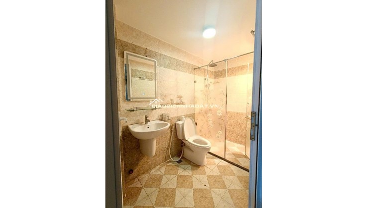 SIÊU PHẨM LẠC LONG QUÂN MỚI CỰC ĐẸP, 2 THOÁNG, DÂN XÂY Ô TÔ GẦN, BÃI XE NGAY NHÀ CHỈ 9.2 TỶ