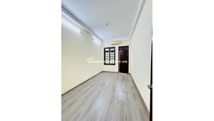 NHÀ ĐẸP BỒ ĐỀ - 6 TẦNG THANG MÁY KÍNH - BÃI GỬI Ô TÔ GẦN NHÀ - KHU VỰC ĐANG PHÁT TRIỂN MẠNH 
DT 67m2 x chỉ hơn 8Ty