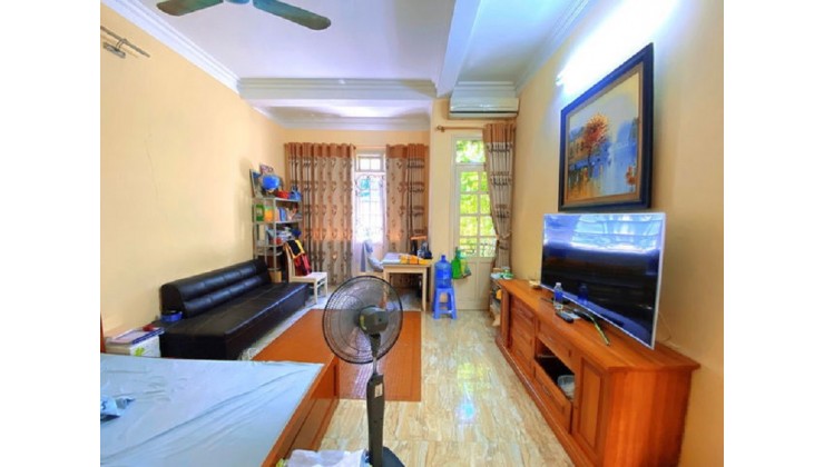 Mặt phố Giáp Bát 90m x 4 tầng. Ô tô dừng đỗ, kinh doanh sầm uất, tiện ích vô vàn, giá đầu tư