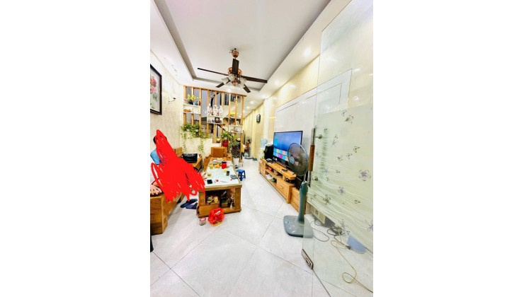 Bán nhà Trương Định 60m x 5 tầng. Ô tô vào nhà, ngõ thông, kinh doanh đỉnh