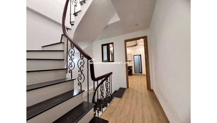 Nhà Phố Kim Mã- BA ĐÌNH 6.5 tỷ, 34M2 x6Tầng. Ngõ thông,ô tô tránh+kinh doanh
