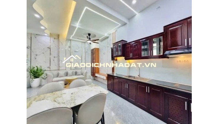 Giá chỉ còn: 7 Tỷ nhỉnh – Cơ hội sở hữu nhà đẹp Phú Nhuận!