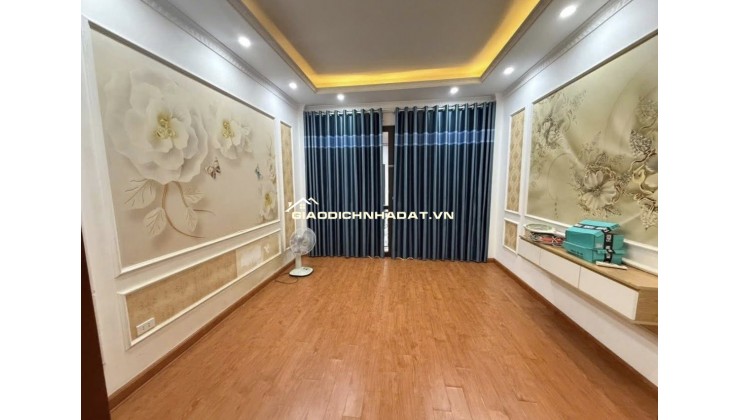 Bán nhà ô tô vào tại Đông Dư Gia lâm xây 4 tầng đủ nội thất hơn 4 tỷ