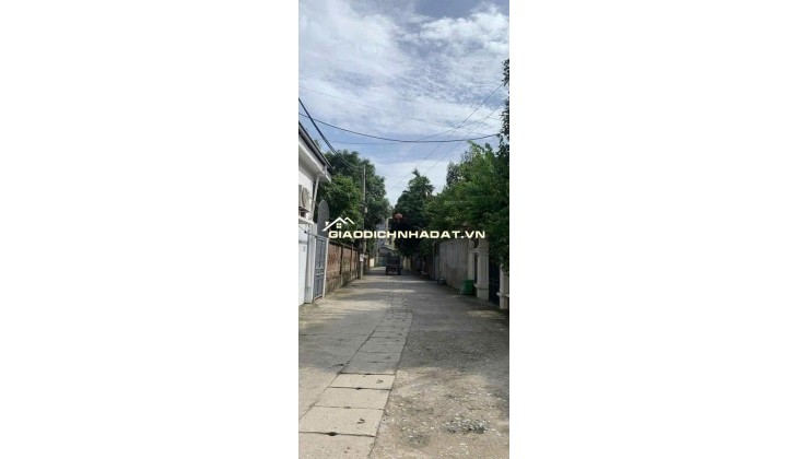 Thôn Đại Lộ xã Ninh Sở 
Mảnh đất ngõ nông rộng cách 13m ra xe tải đỗ , vuông vắn ko lỗi lầm gì tiện ích xung quanh ngập tràn