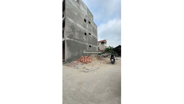 LÔ GÓC trục chính Xóm 2 - Chương Dương - Thường Tín đường 2 ô tô tránh nhau
 lô góc 2 mặt tiền sát chợ
✅Đường trước đất rộng chuẩn 6m 2 xe tránh