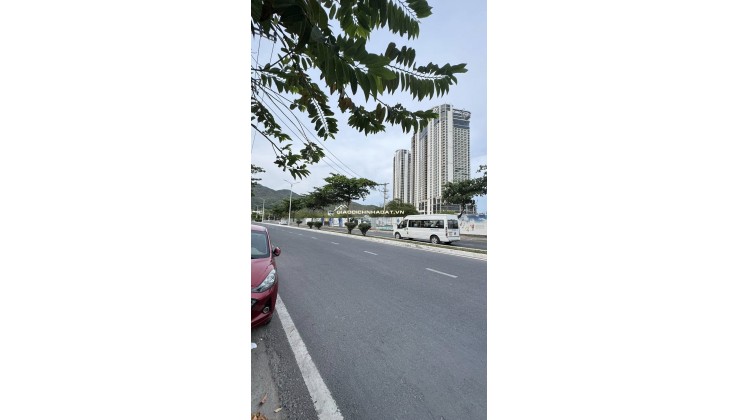 BÁN NHÀ 2 TẦNG MẶT TIỀN ĐƯỜNG PHẠM VĂN ĐỒNG - VĨNH HOÀ NHA TRANG 6TY2