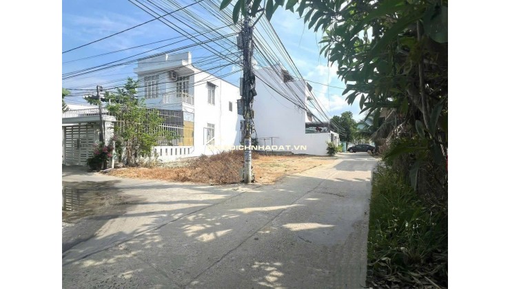 Bán lô góc tại xã Vĩnh Thạnh, Nha Trang . Giá : 2 tỷ 190 triệu