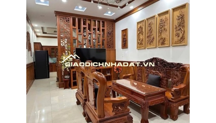 LÊ VĂN KHƯƠNG _Q12_HẺM XE HƠI QUA NHÀ