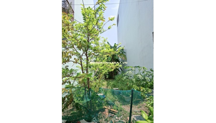 Bán đất A4 Thủ Đức, Phân lô 5mx25m, phù hợp xây nhà cao tầng để ở hoặc CHDV cho thuê giá cao.