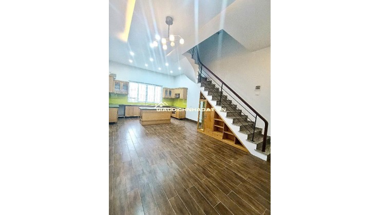SIÊU PHẨM LẠC LONG QUÂN MỚI CỰC ĐẸP, 2 THOÁNG, DÂN XÂY Ô TÔ GẦN, BÃI XE NGAY NHÀ CHỈ 9.2 TỶ