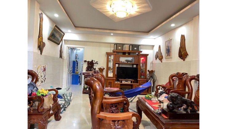 BÁN NHÀ 2 TẦNG - DIỆN TÍCH KHỦNG - HẺM XE HƠI - KHÔNG BỊ LỘ GIỚI - P.BHH, Q.BÌNH TÂN
