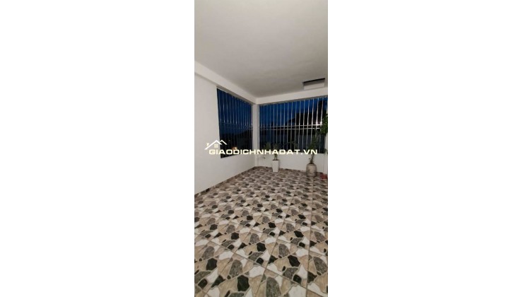 Bán nhà Thanh Lân- Lĩnh Nam - Hoàng Mai, DT 30m x 5 tầng, ô tô đỗ cổng, lô góc