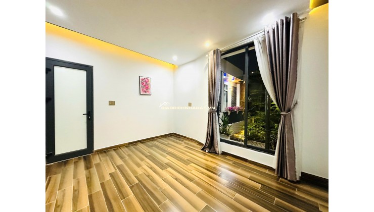 Nhà 3 tầng mới 100%, kiệt ô tô Trần Cao Vân, thiết kế hiện đại xanh mát