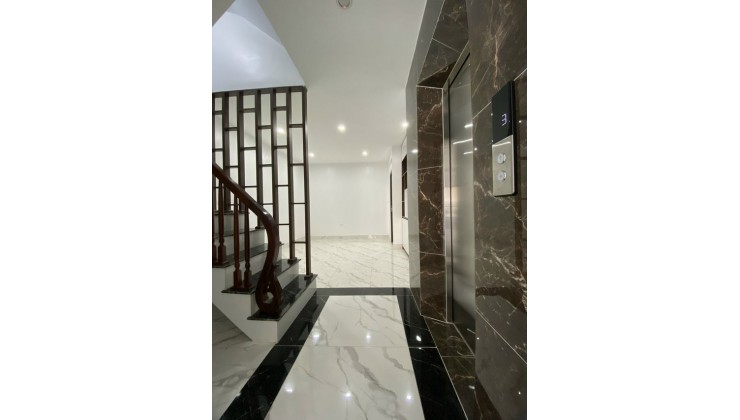 Bán nhà Hoàng Liệt - Hoàng Mai, DT 50m x 5 tầng. Ô tô đỗ cửa, thang máy, view hồ
