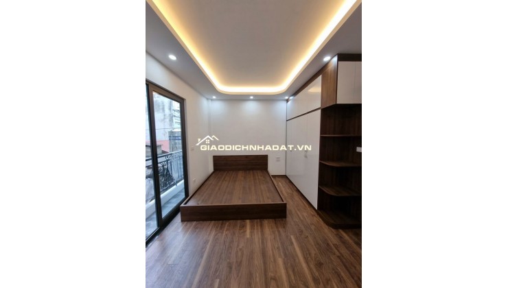 Bán nhà Tân Mai – Hoàng Mai, DT 30M x 5 tầng, Full nội thất, ngõ 3 gác, gần phố