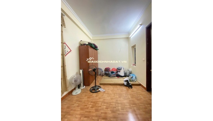 Nhà dân Xuân Đỉnh xây kiên cố, diện tích rộng, sổ đỏ nở hậu