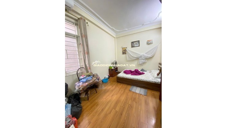 Nhà dân Xuân Đỉnh xây kiên cố, diện tích rộng, sổ đỏ nở hậu