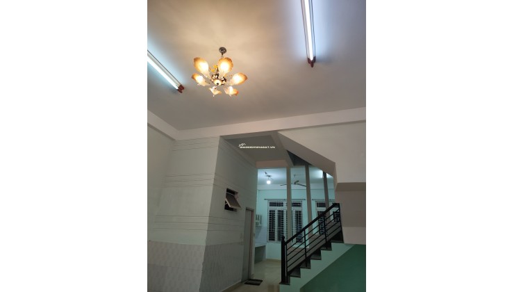 Cho thuê nhà 1 trệt 1 lầu, DT175m2 tại số 3 đường B3, phường Vĩnh Hoà, Nha Trang
