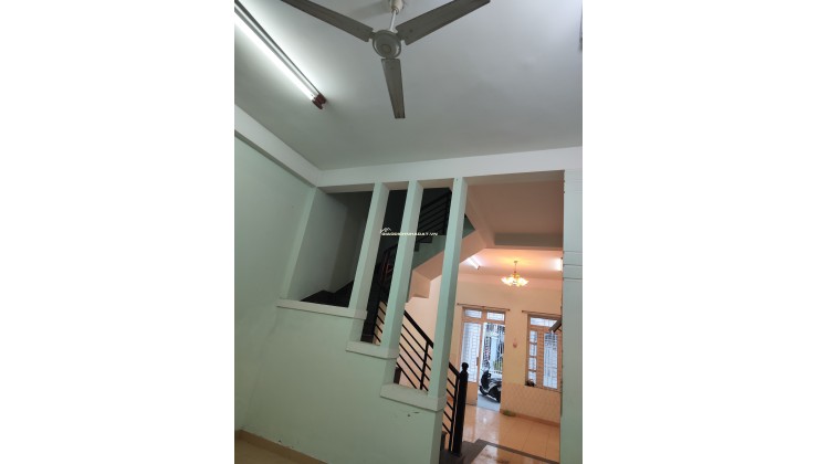 Cho thuê nhà 1 trệt 1 lầu, DT175m2 tại số 3 đường B3, phường Vĩnh Hoà, Nha Trang