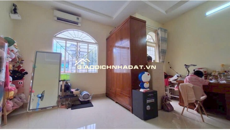 Bán nhà mặt phố Tân Hòa Đông, Q.6, 10 tỷ, sổ hồng