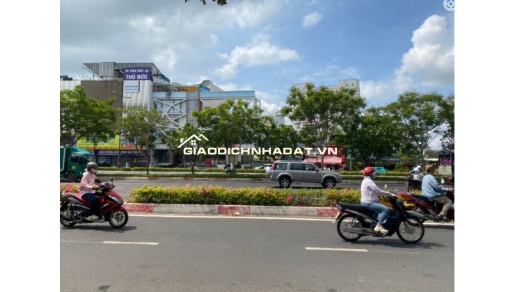 NHÀ ĐẸP Ở NGAY THỦ ĐỨC - ĐỔI DIỆN GIGAMALL - 3 PHÚT QUA BÌNH THẠNH CHỈ NHỈNH 3 TỶ