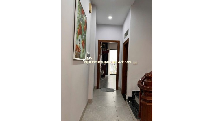Bán nhà Tam Trinh 60m x 5 tầng. Nhà đẹp lung linh ở luôn, gần ô tô.