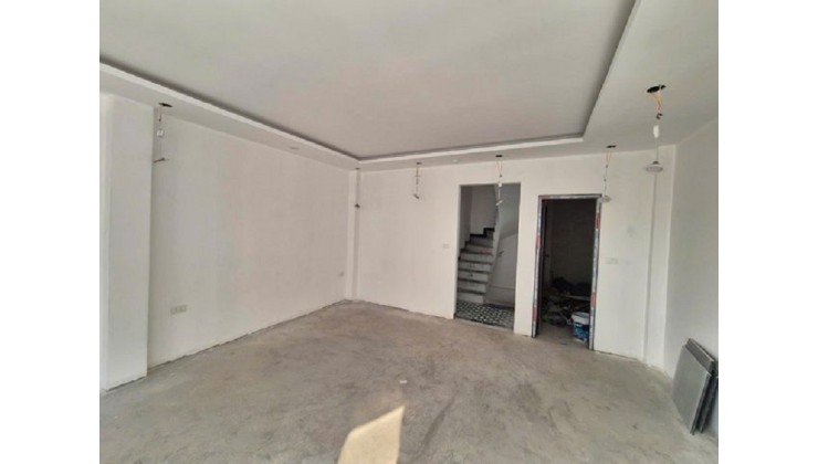 Bán nhà Định Công Hạ- Hoàng Mai, DT 37m x 7 tầng. Thang máy, ô tô đỗ cửa, kinh doanh
